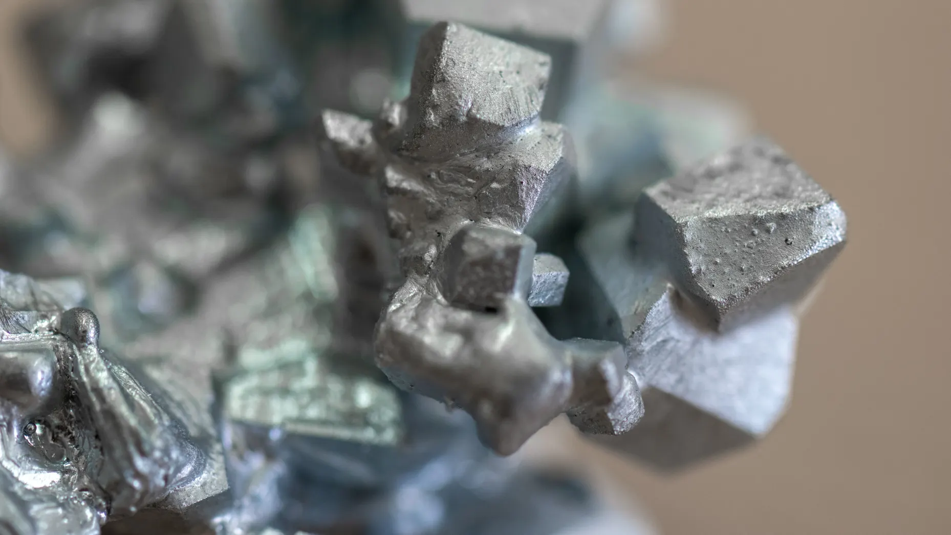 Tiongkok Hentikan Pembatasan Mineral